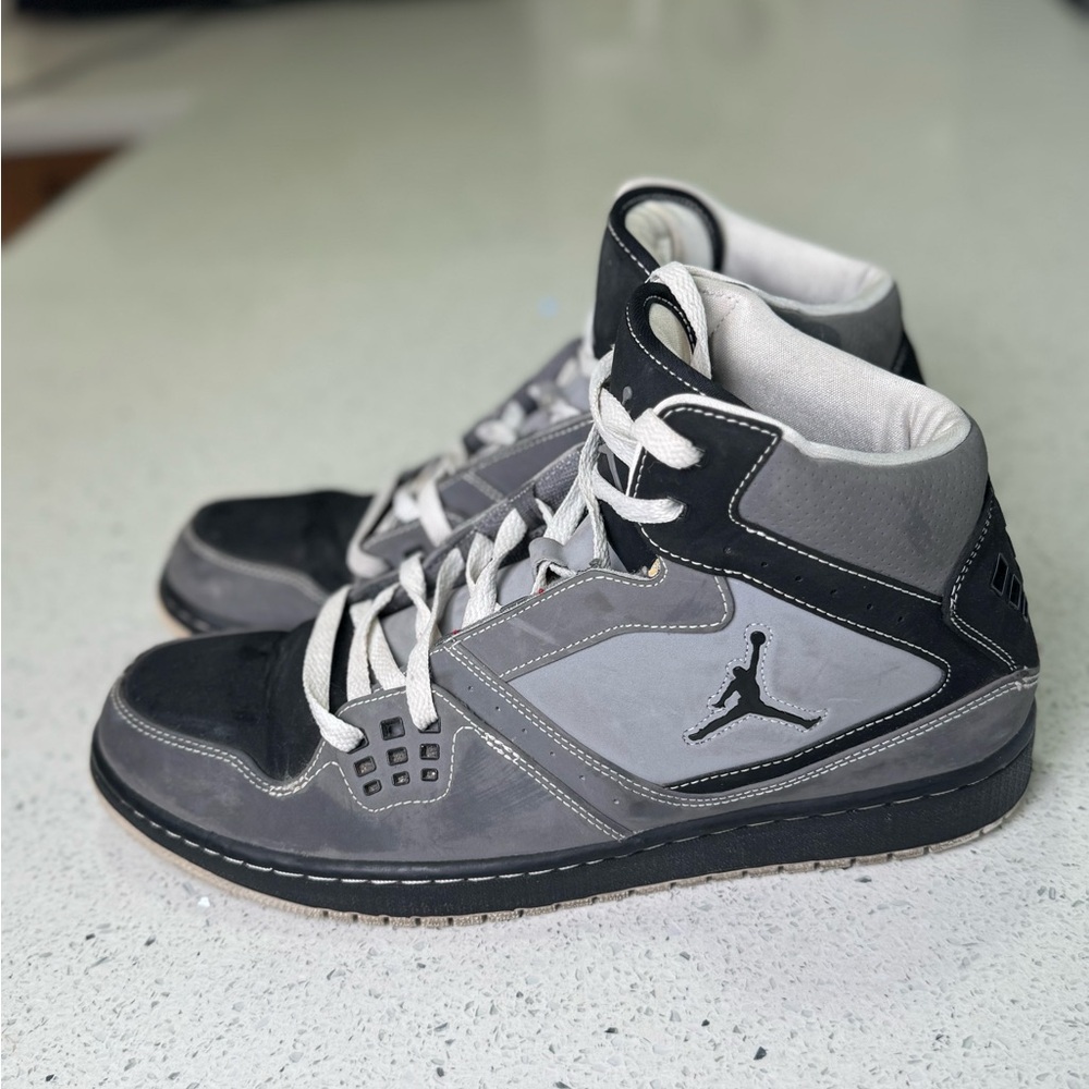 Nike Air Jordan Basketball Shoes Mens 12 Gray Flight 1